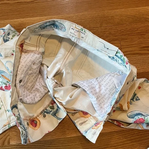 We The Free Eden Printed Wide Leg Slouchy Flare Jeans Size 28 NWT - Picture 11 of 14